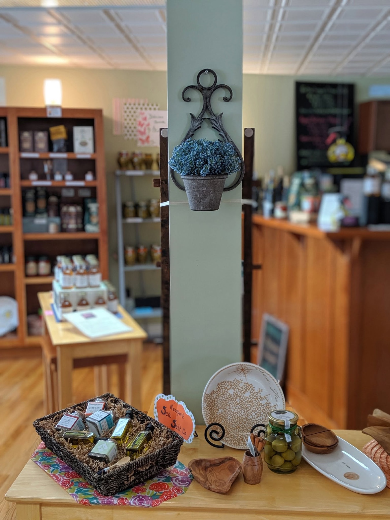 Curated décor, gifts, and gourmet finds inside Platt Designs